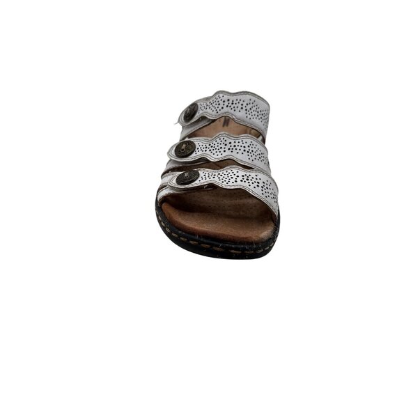 Clarks Size 10 White Perforated Leather Slide Sandals With Button Accents - Picture 5 of 10